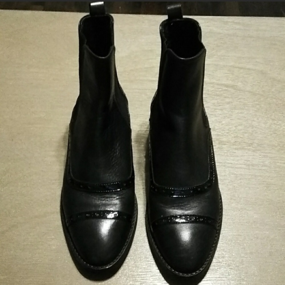 Massimo Dutti leather booties